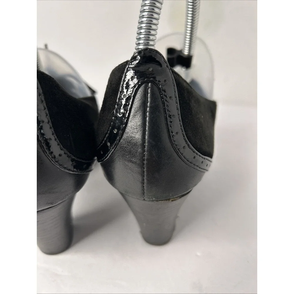 Clark's Artisan Women's Heels  With Laces Sz 8.5 M‎ Black